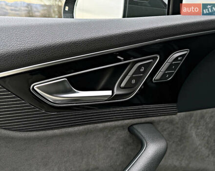 Чорний Ауді SQ7, об'ємом двигуна 3.96 л та пробігом 163 тис. км за 62000 $, фото 85 на Automoto.ua