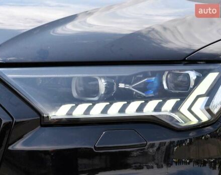 Чорний Ауді SQ7, об'ємом двигуна 4 л та пробігом 105 тис. км за 82999 $, фото 16 на Automoto.ua