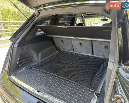 Черный Ауди SQ7, объемом двигателя 3.96 л и пробегом 105 тыс. км за 79999 $, фото 57 на Automoto.ua