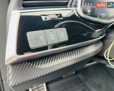 Черный Ауди SQ7, объемом двигателя 3.96 л и пробегом 185 тыс. км за 74950 $, фото 79 на Automoto.ua