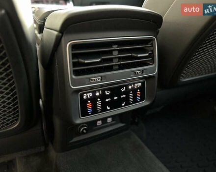 Черный Ауди SQ7, объемом двигателя 4 л и пробегом 105 тыс. км за 66600 $, фото 19 на Automoto.ua