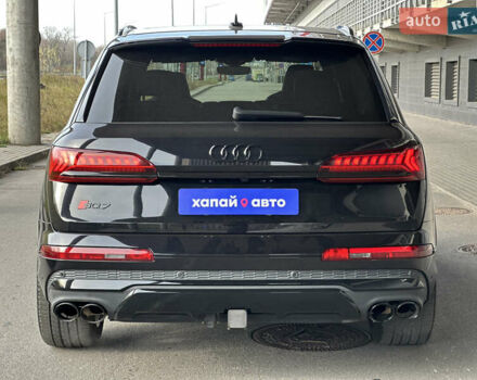Черный Ауди SQ7, объемом двигателя 4 л и пробегом 105 тыс. км за 66600 $, фото 4 на Automoto.ua