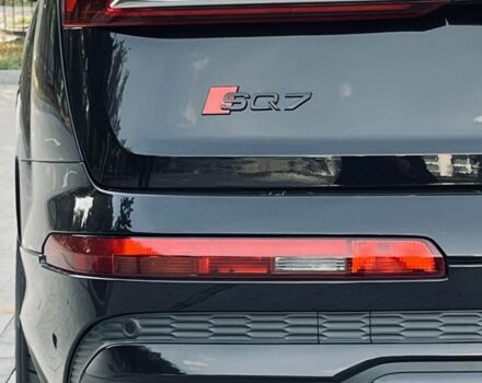 Чорний Ауді SQ7, об'ємом двигуна 4 л та пробігом 128 тис. км за 72000 $, фото 4 на Automoto.ua