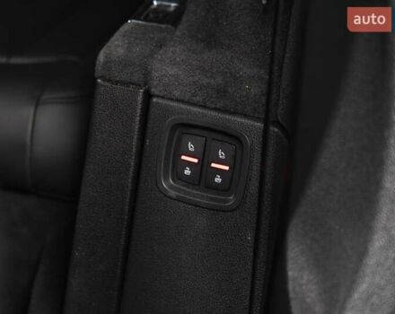 Черный Ауди SQ7, объемом двигателя 4 л и пробегом 123 тыс. км за 59900 $, фото 36 на Automoto.ua