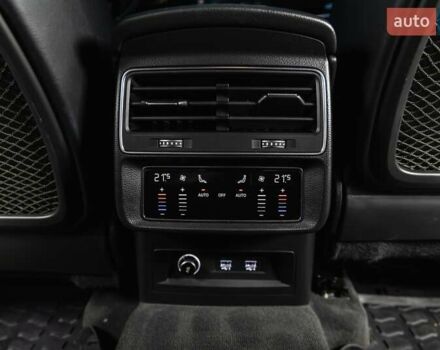 Черный Ауди SQ7, объемом двигателя 4 л и пробегом 123 тыс. км за 59900 $, фото 17 на Automoto.ua