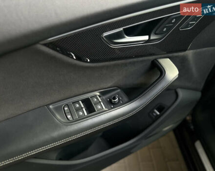 Черный Ауди SQ7, объемом двигателя 4 л и пробегом 105 тыс. км за 66600 $, фото 9 на Automoto.ua