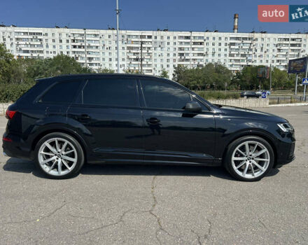 Черный Ауди SQ7, объемом двигателя 4 л и пробегом 48 тыс. км за 72500 $, фото 4 на Automoto.ua