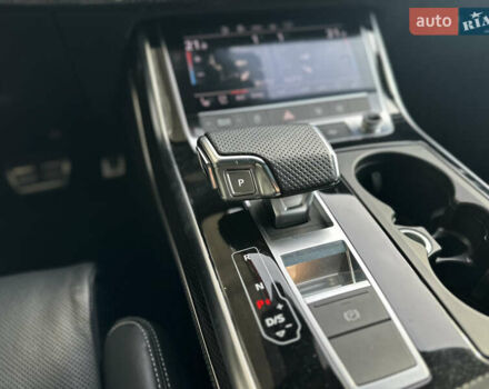 Черный Ауди SQ7, объемом двигателя 4 л и пробегом 105 тыс. км за 66600 $, фото 13 на Automoto.ua