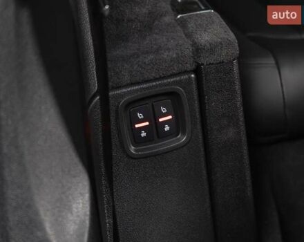 Черный Ауди SQ7, объемом двигателя 4 л и пробегом 123 тыс. км за 59900 $, фото 42 на Automoto.ua