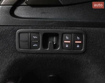 Черный Ауди SQ7, объемом двигателя 4 л и пробегом 123 тыс. км за 59900 $, фото 16 на Automoto.ua