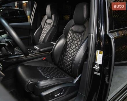 Черный Ауди SQ7, объемом двигателя 4 л и пробегом 123 тыс. км за 59900 $, фото 20 на Automoto.ua