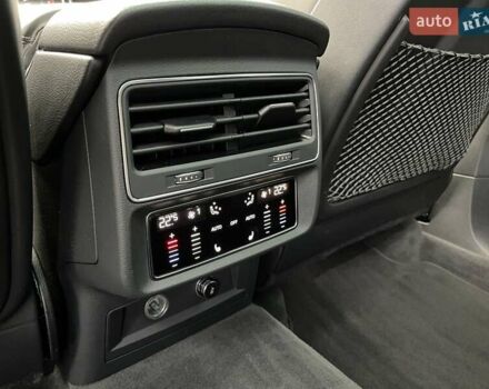 Чорний Ауді SQ7, об'ємом двигуна 3.96 л та пробігом 125 тис. км за 83500 $, фото 16 на Automoto.ua