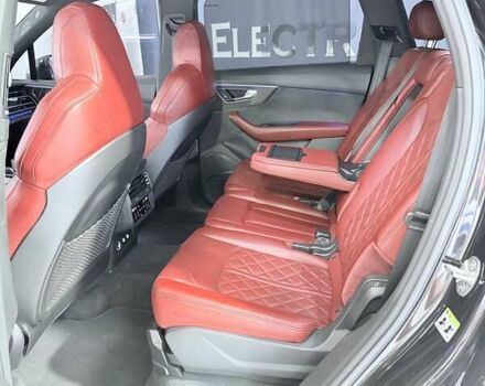 Чорний Ауді SQ7, об'ємом двигуна 4 л та пробігом 42 тис. км за 63999 $, фото 73 на Automoto.ua