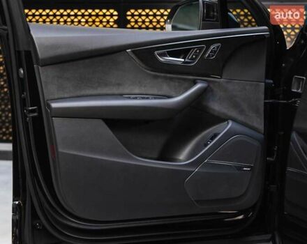 Черный Ауди SQ7, объемом двигателя 4 л и пробегом 123 тыс. км за 59900 $, фото 32 на Automoto.ua