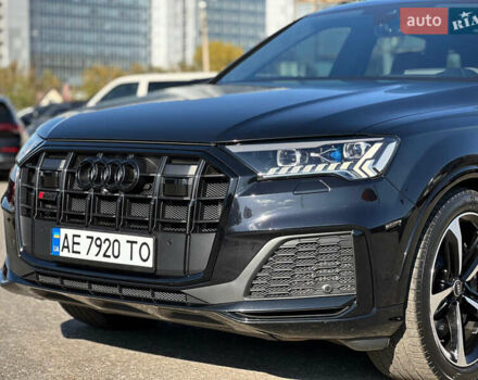 Черный Ауди SQ7, объемом двигателя 4 л и пробегом 83 тыс. км за 73800 $, фото 3 на Automoto.ua
