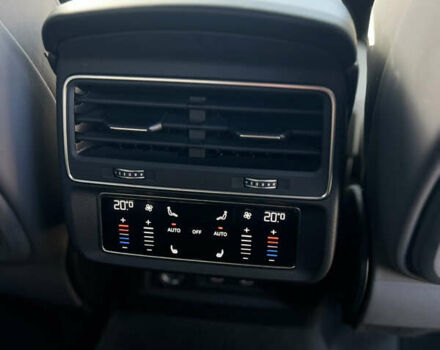 Чорний Ауді SQ7, об'ємом двигуна 4 л та пробігом 16 тис. км за 76099 $, фото 38 на Automoto.ua