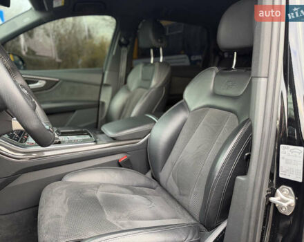 Черный Ауди SQ7, объемом двигателя 4 л и пробегом 61 тыс. км за 73500 $, фото 24 на Automoto.ua