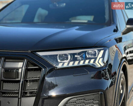 Черный Ауди SQ7, объемом двигателя 4 л и пробегом 83 тыс. км за 73800 $, фото 4 на Automoto.ua