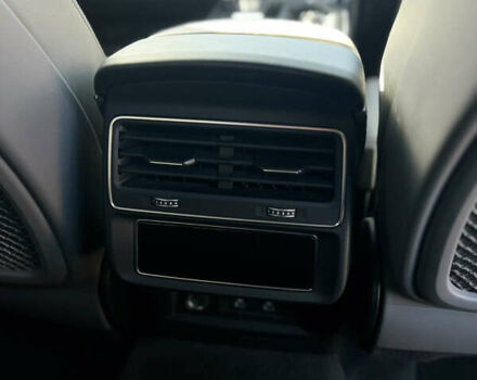 Чорний Ауді SQ7, об'ємом двигуна 4 л та пробігом 16 тис. км за 76099 $, фото 37 на Automoto.ua