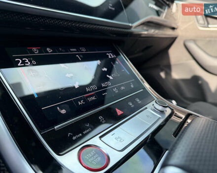 Черный Ауди SQ7, объемом двигателя 4 л и пробегом 61 тыс. км за 73500 $, фото 26 на Automoto.ua