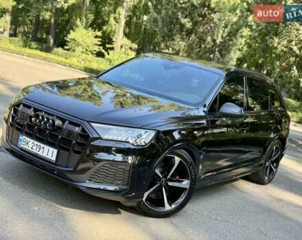 Ауди SQ7 2023 в Киеве на Automoto.ua Черный Ауди SQ7, объемом двигателя 4 л и пробегом 70 тыс. км за 85950 $, фото 10 на Automoto.ua