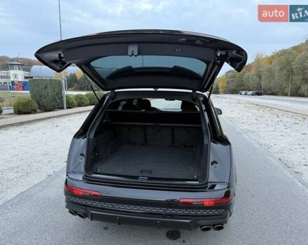 Черный Ауди SQ7, объемом двигателя 4 л и пробегом 20 тыс. км за 107000 $, фото 52 на Automoto.ua