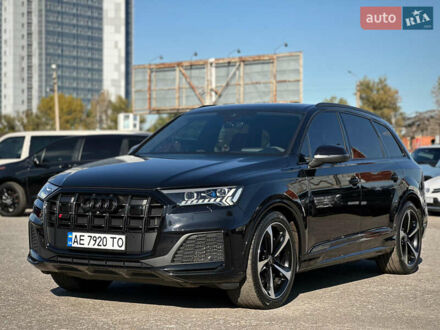 Черный Ауди SQ7, объемом двигателя 4 л и пробегом 83 тыс. км за 73800 $, фото 1 на Automoto.ua