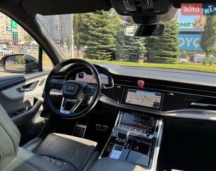 Красный Ауди SQ7, объемом двигателя 4 л и пробегом 73 тыс. км за 85000 $, фото 88 на Automoto.ua