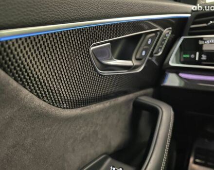Ауди SQ7, объемом двигателя 4 л и пробегом 96 тыс. км за 92269 $, фото 5 на Automoto.ua