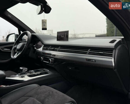 Сірий Ауді SQ7, об'ємом двигуна 4 л та пробігом 148 тис. км за 46999 $, фото 59 на Automoto.ua