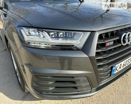 Сірий Ауді SQ7, об'ємом двигуна 4 л та пробігом 100 тис. км за 63000 $, фото 2 на Automoto.ua