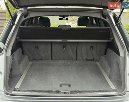 Сірий Ауді SQ7, об'ємом двигуна 4 л та пробігом 148 тис. км за 46999 $, фото 71 на Automoto.ua