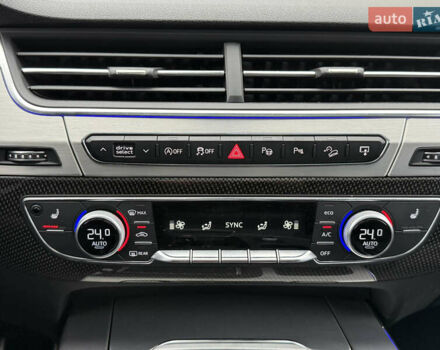 Сірий Ауді SQ7, об'ємом двигуна 4 л та пробігом 148 тис. км за 46999 $, фото 91 на Automoto.ua