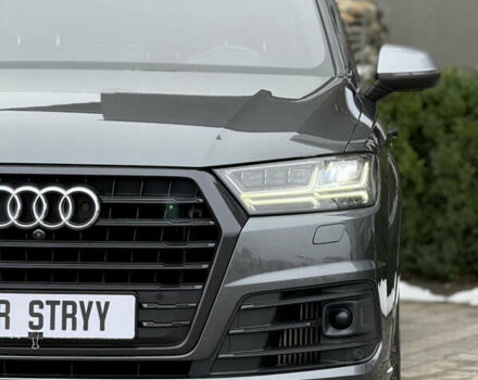 Сірий Ауді SQ7, об'ємом двигуна 4 л та пробігом 148 тис. км за 46999 $, фото 17 на Automoto.ua