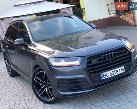 Серый Ауди SQ7, объемом двигателя 3.96 л и пробегом 103 тыс. км за 62000 $, фото 4 на Automoto.ua