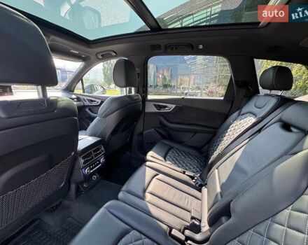 Сірий Ауді SQ7, об'ємом двигуна 4 л та пробігом 96 тис. км за 59900 $, фото 36 на Automoto.ua