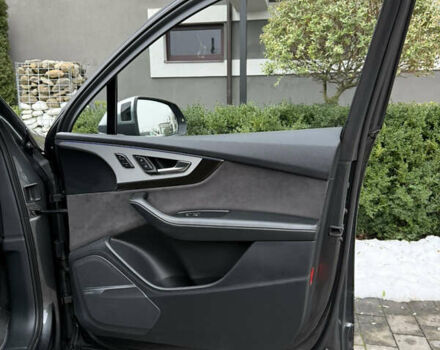 Сірий Ауді SQ7, об'ємом двигуна 4 л та пробігом 148 тис. км за 46999 $, фото 55 на Automoto.ua