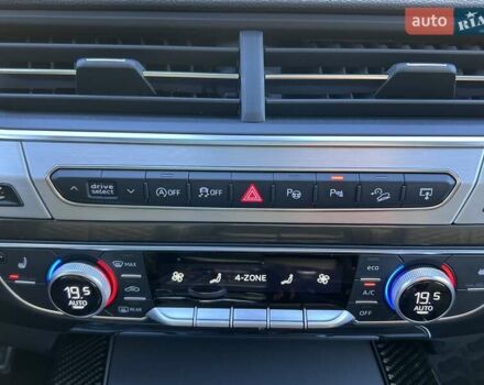 Серый Ауди SQ7, объемом двигателя 3.96 л и пробегом 96 тыс. км за 55750 $, фото 87 на Automoto.ua