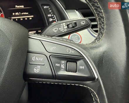 Сірий Ауді SQ7, об'ємом двигуна 4 л та пробігом 148 тис. км за 46999 $, фото 92 на Automoto.ua