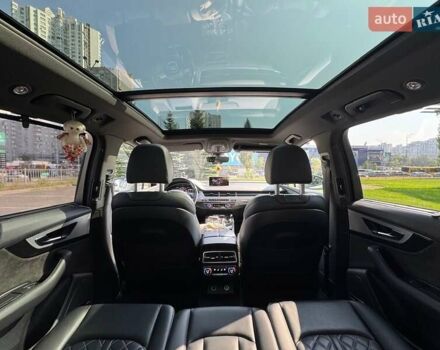 Сірий Ауді SQ7, об'ємом двигуна 4 л та пробігом 96 тис. км за 59900 $, фото 16 на Automoto.ua