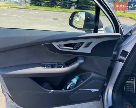 Сірий Ауді SQ7, об'ємом двигуна 4 л та пробігом 96 тис. км за 59900 $, фото 26 на Automoto.ua
