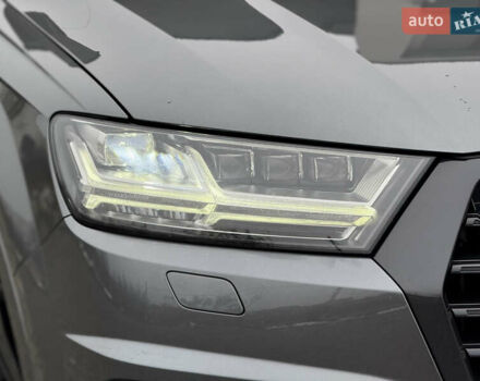 Сірий Ауді SQ7, об'ємом двигуна 4 л та пробігом 148 тис. км за 46999 $, фото 29 на Automoto.ua