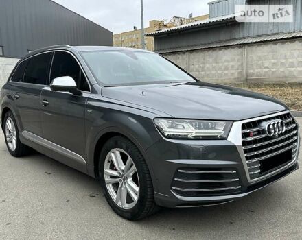 Сірий Ауді SQ7, об'ємом двигуна 4 л та пробігом 140 тис. км за 63800 $, фото 4 на Automoto.ua