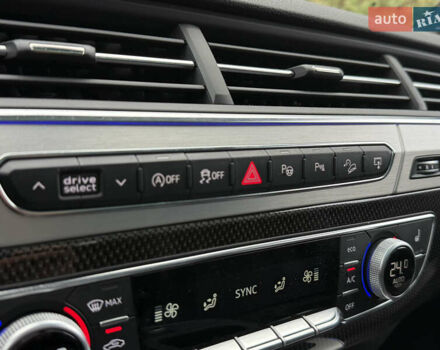 Сірий Ауді SQ7, об'ємом двигуна 4 л та пробігом 148 тис. км за 46999 $, фото 87 на Automoto.ua