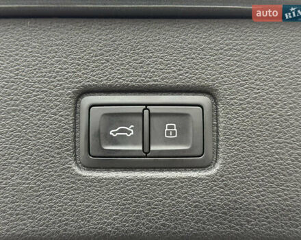 Сірий Ауді SQ7, об'ємом двигуна 4 л та пробігом 148 тис. км за 46999 $, фото 73 на Automoto.ua