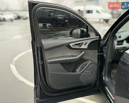 Сірий Ауді SQ7, об'ємом двигуна 4 л та пробігом 170 тис. км за 44900 $, фото 7 на Automoto.ua