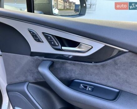 Серый Ауди SQ7, объемом двигателя 3.96 л и пробегом 96 тыс. км за 55750 $, фото 63 на Automoto.ua