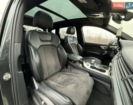 Сірий Ауді SQ7, об'ємом двигуна 4 л та пробігом 148 тис. км за 46999 $, фото 51 на Automoto.ua