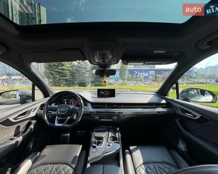 Сірий Ауді SQ7, об'ємом двигуна 4 л та пробігом 96 тис. км за 59900 $, фото 45 на Automoto.ua
