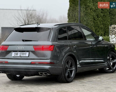 Сірий Ауді SQ7, об'ємом двигуна 4 л та пробігом 148 тис. км за 46999 $, фото 2 на Automoto.ua